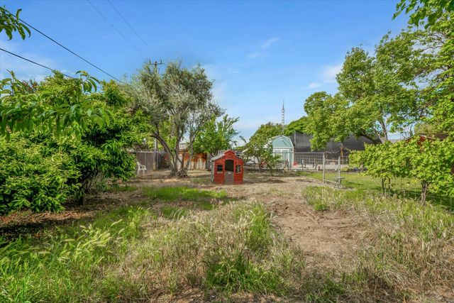 531 Locust Ave, Manteca, CA 95337