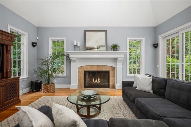 1 Thistle Hill Ln, Westborough, MA 01581