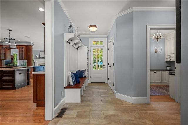 1 Thistle Hill Ln, Westborough, MA 01581