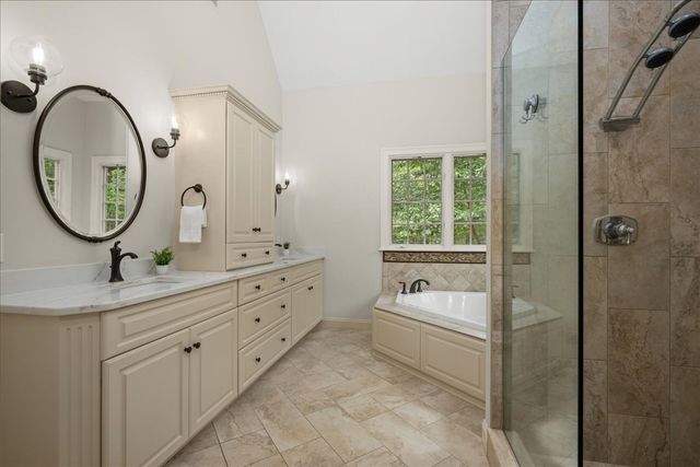 1 Thistle Hill Ln, Westborough, MA 01581