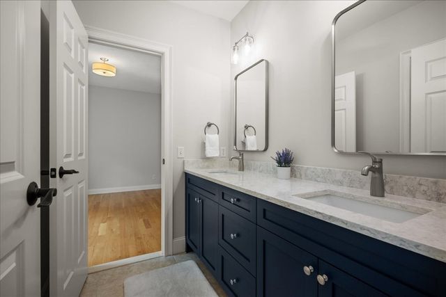 1 Thistle Hill Ln, Westborough, MA 01581
