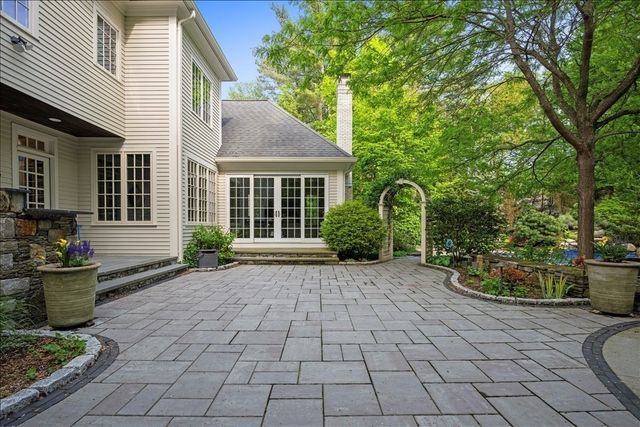 1 Thistle Hill Ln, Westborough, MA 01581