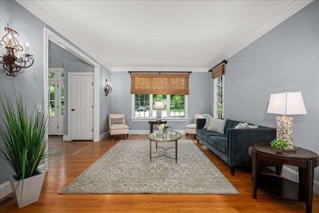 1 Thistle Hill Ln, Westborough, MA 01581