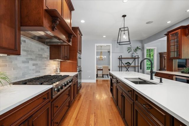 1 Thistle Hill Ln, Westborough, MA 01581