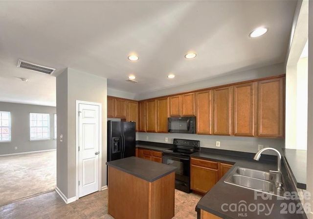 7023 Brighton Park Drive, Mint Hill, NC 28227