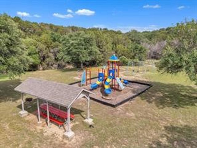 2206 Beverly Drive, Granbury, TX 76048