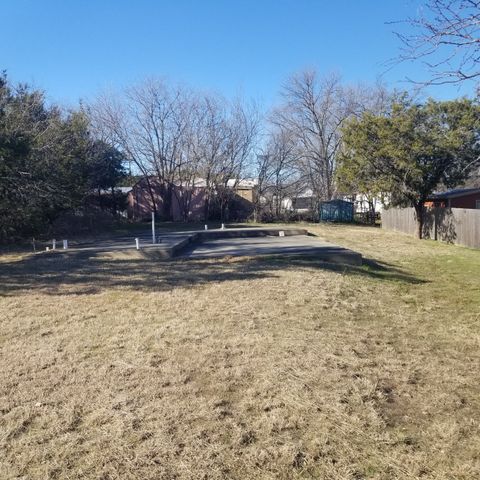 2206 Beverly Drive, Granbury, TX 76048