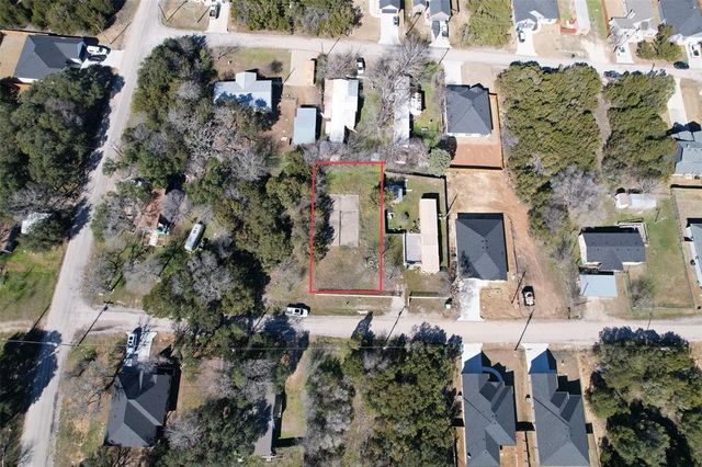 2206 Beverly Drive, Granbury, TX 76048