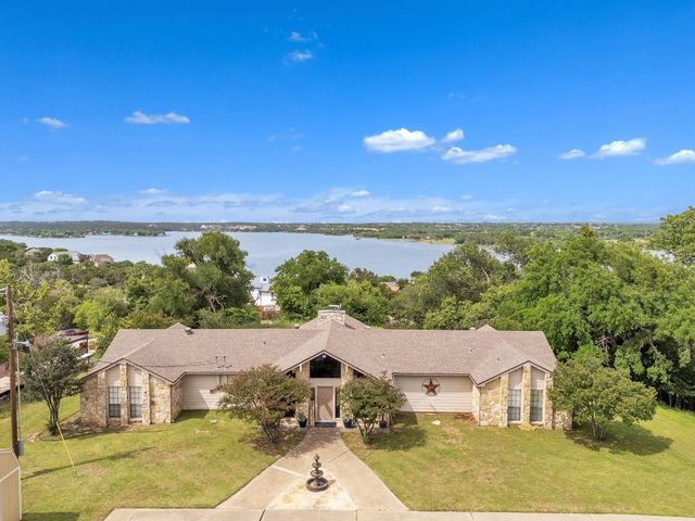 2206 Beverly Drive, Granbury, TX 76048