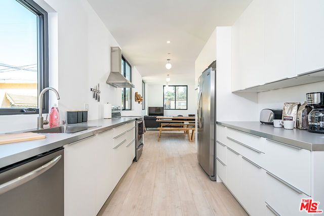 4666 York Boulevard, Los Angeles, CA 90041