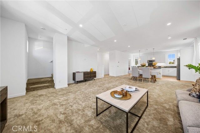 119 jessup, Tustin, CA 92780