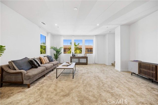 119 jessup, Tustin, CA 92780