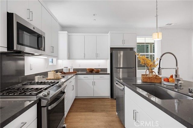 119 jessup, Tustin, CA 92780