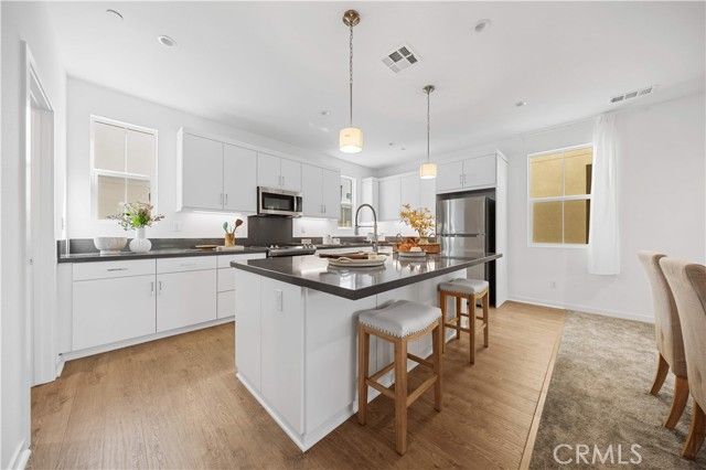 119 jessup, Tustin, CA 92780