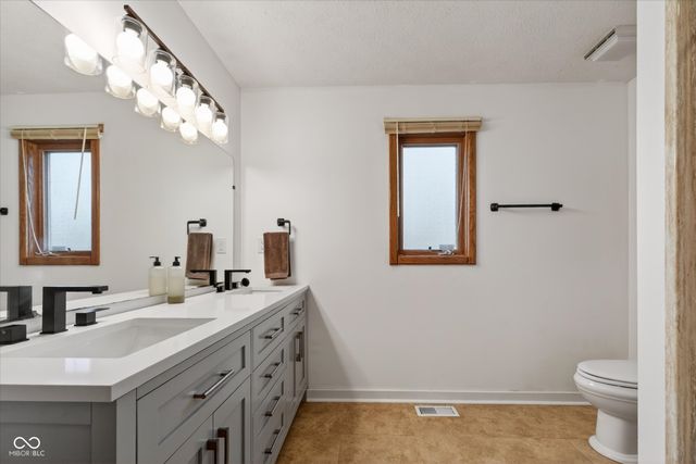 5021 Tudor Circle, Carmel, IN 46033