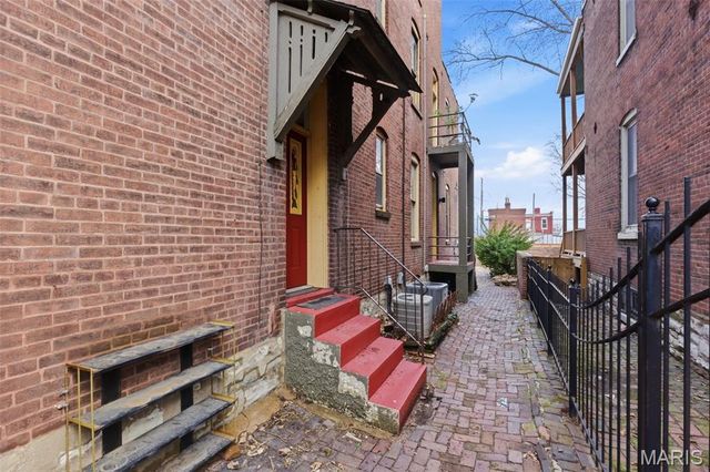 2316 S 9th Street, St Louis, MO 63104
