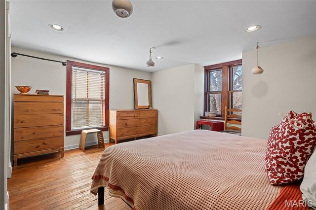 2316 S 9th Street, St Louis, MO 63104