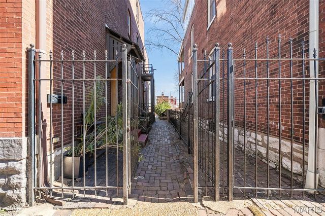 2316 S 9th Street, St Louis, MO 63104