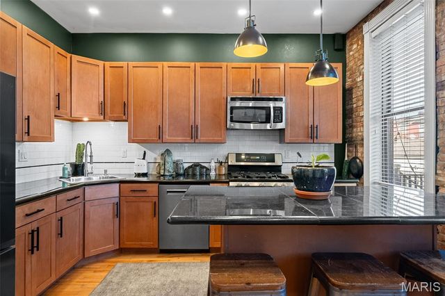 2316 S 9th Street, St Louis, MO 63104