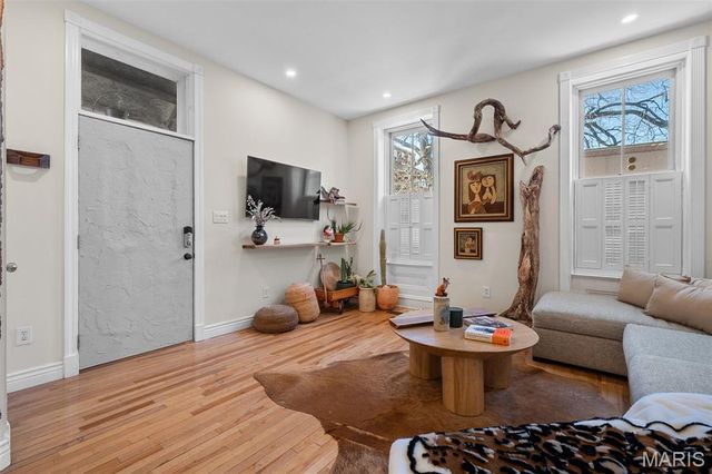 2316 S 9th Street, St Louis, MO 63104