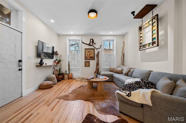 2316 S 9th Street, St Louis, MO 63104