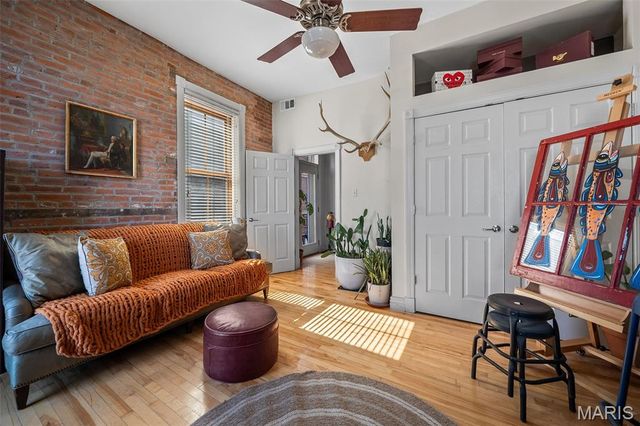 2316 S 9th Street, St Louis, MO 63104