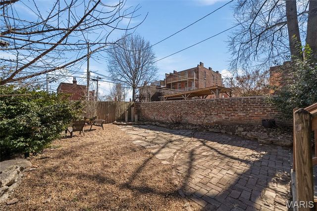 2316 S 9th Street, St Louis, MO 63104