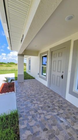 9019 E Crow Cir, La Belle, FL 33935