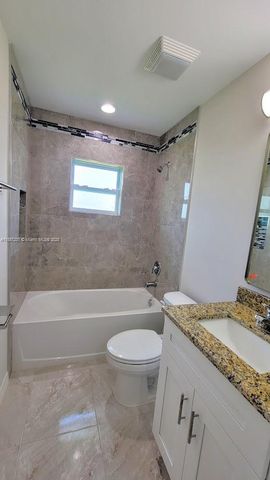 9019 E Crow Cir, La Belle, FL 33935