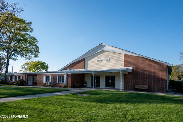 139B Farrington Court, Lakewood, NJ 08701