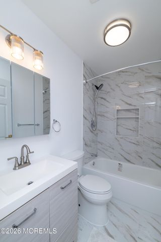 139B Farrington Court, Lakewood, NJ 08701