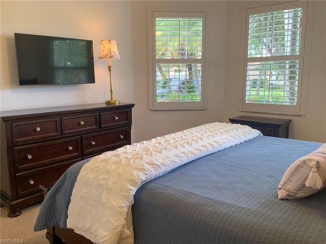 5583 Lago Villaggio WAY, Naples, FL 34104