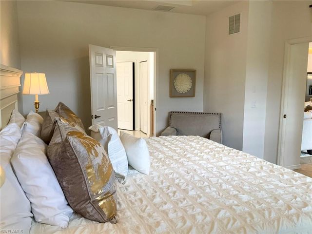 5583 Lago Villaggio WAY, Naples, FL 34104