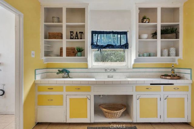 781 W Center, Pomona, CA 91768