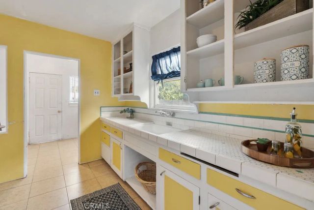 781 W Center, Pomona, CA 91768