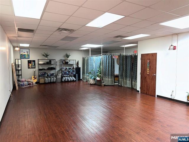 45 Emerson Plaza, Emerson, NJ 07630
