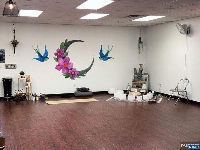 45 Emerson Plaza, Emerson, NJ 07630