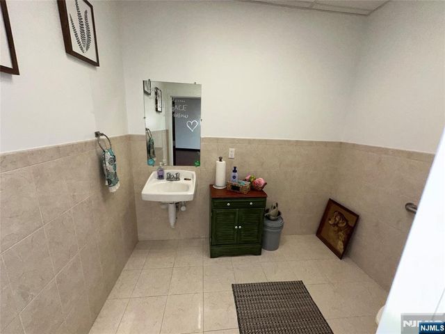 45 Emerson Plaza, Emerson, NJ 07630