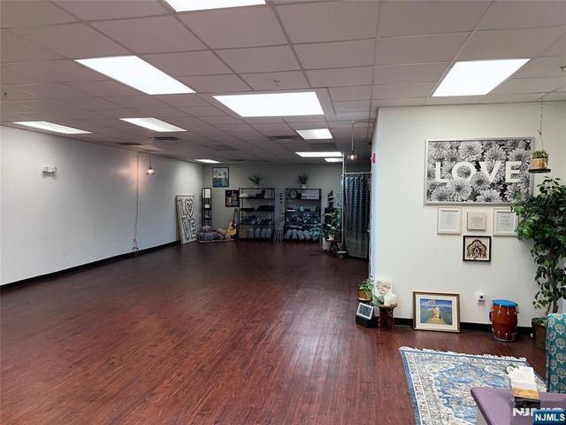 45 Emerson Plaza, Emerson, NJ 07630