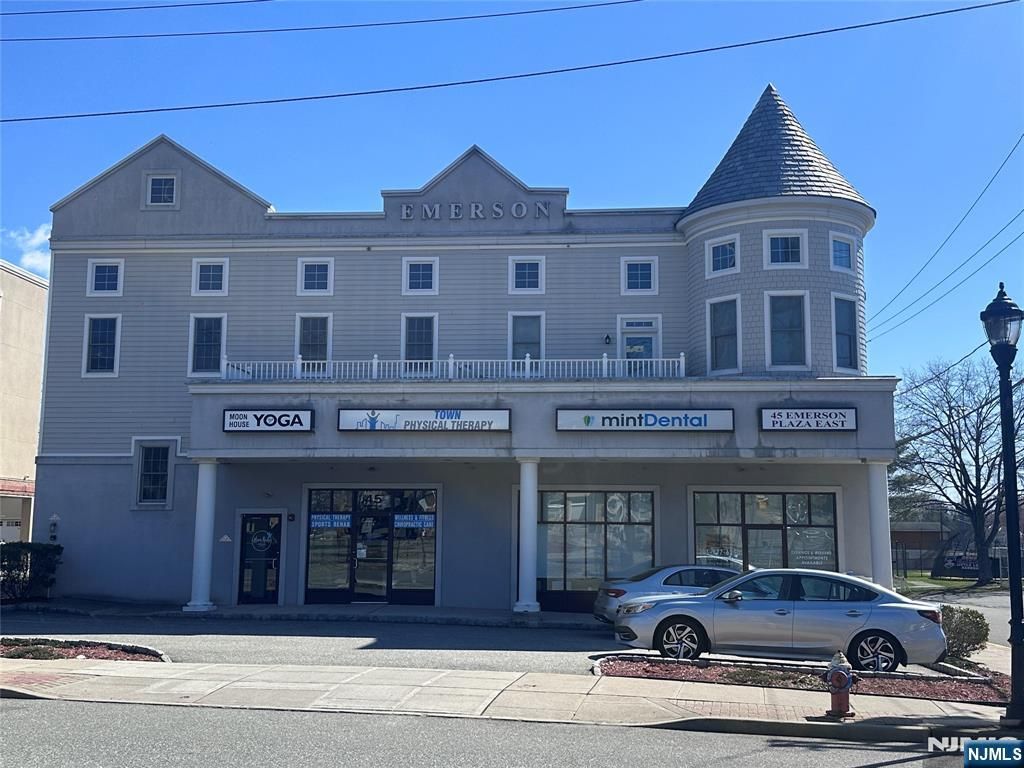 45 Emerson Plaza, Emerson, NJ 07630