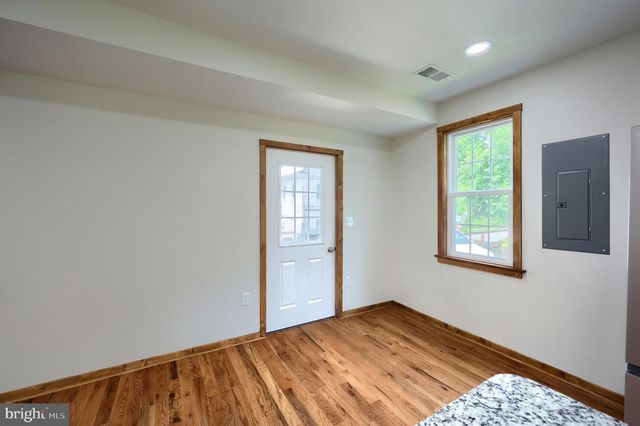 13 MAUL AVE, Felton, PA 17322