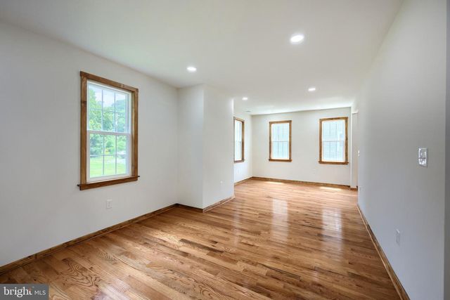 13 MAUL AVE, Felton, PA 17322