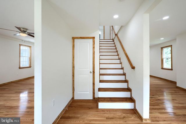 13 MAUL AVE, Felton, PA 17322