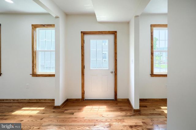 13 MAUL AVE, Felton, PA 17322