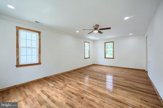 13 MAUL AVE, Felton, PA 17322