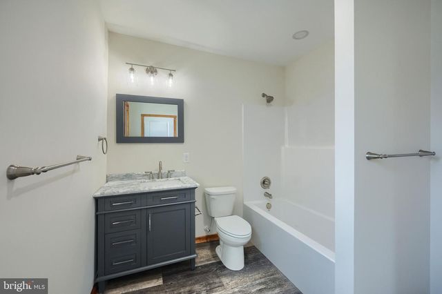13 MAUL AVE, Felton, PA 17322