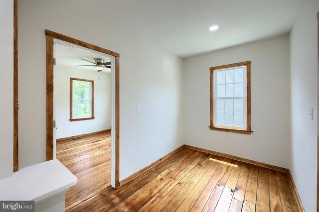 13 MAUL AVE, Felton, PA 17322