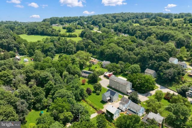 13 MAUL AVE, Felton, PA 17322