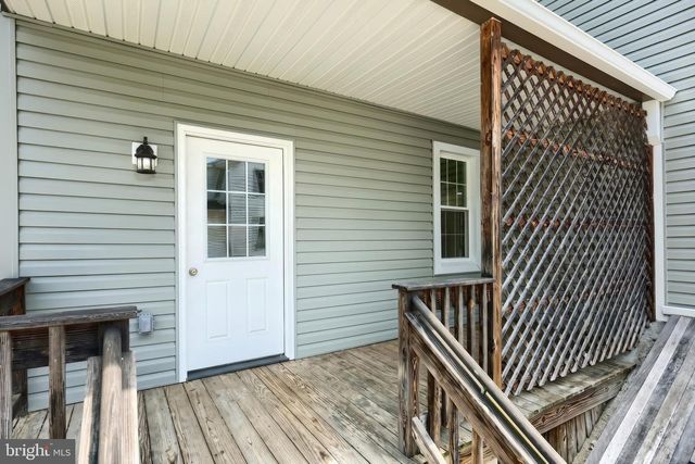 13 MAUL AVE, Felton, PA 17322