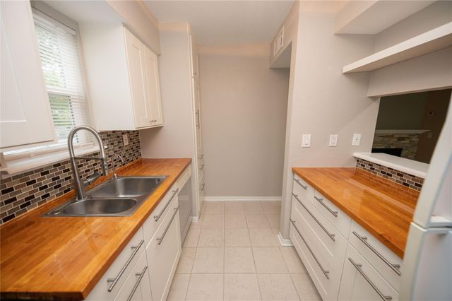 1880 White Oak Drive 118, Houston, TX 77009